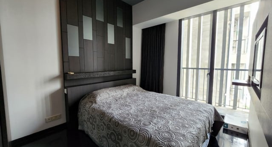 For rent 3 bedrooms condo in Sathon, Bangkok