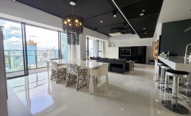 For rent 3 bedrooms condo in Sathon, Bangkok