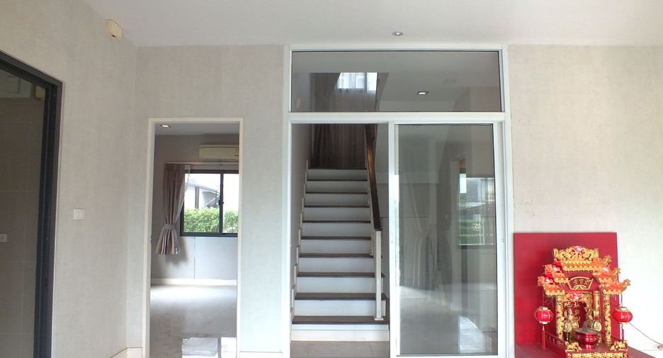 Продажа 4 спальни дом в Mueang Pathum Thani, Патумтани