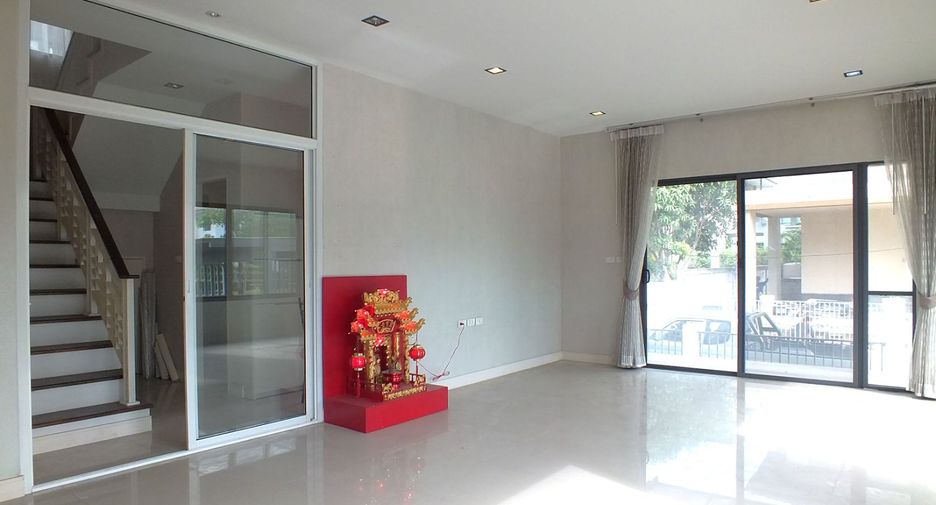 Продажа 4 спальни дом в Mueang Pathum Thani, Патумтани