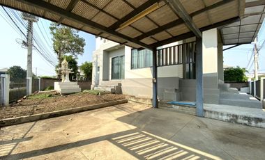 出售 4 卧室 独立屋 在 Mueang Pathum Thani, Pathum Thani