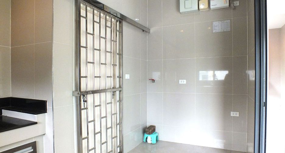 Продажа 4 спальни дом в Mueang Pathum Thani, Патумтани