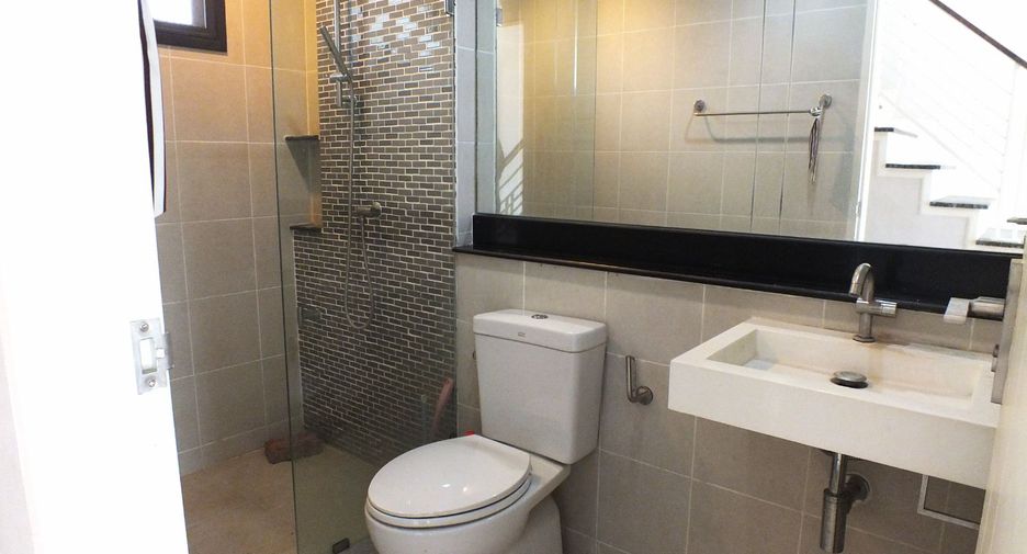 Продажа 4 спальни дом в Mueang Pathum Thani, Патумтани