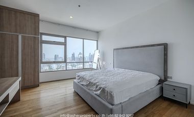 For rent 3 bedrooms condo in Khlong Toei, Bangkok