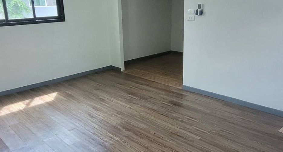 Haus zum Kauf mit 3 Zimmer in Bueng Kum, Bangkok