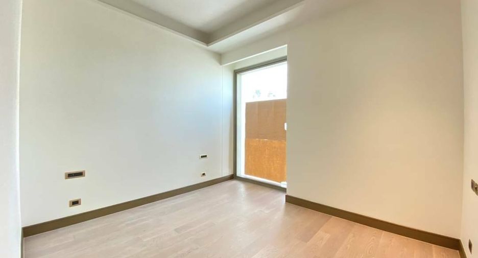 For rent 3 bedrooms condo in Khlong San, Bangkok