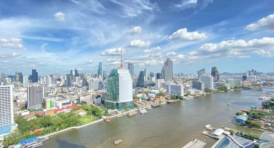 For rent 3 bedrooms condo in Khlong San, Bangkok