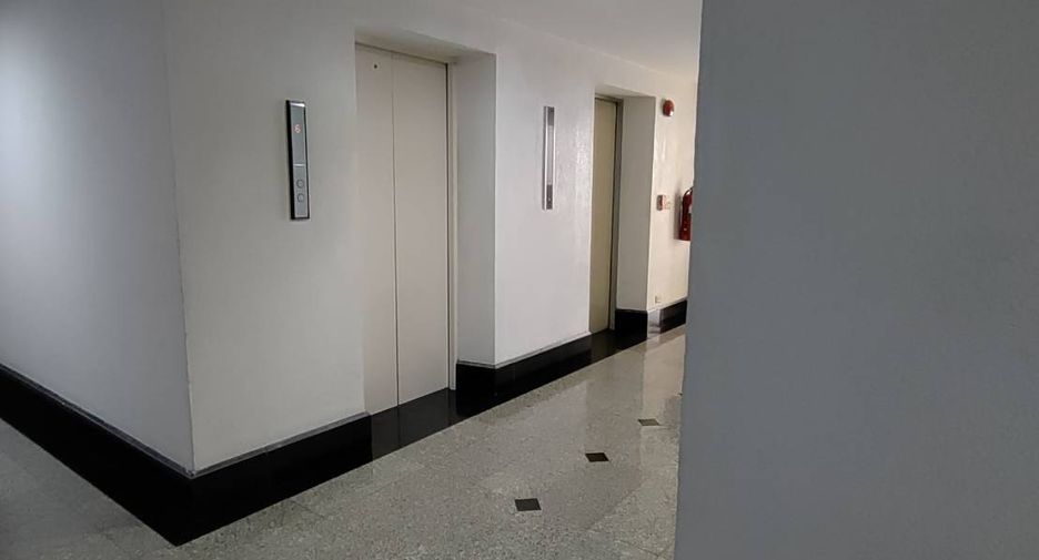 For sale 1 bed condo in Pathum Wan, Bangkok