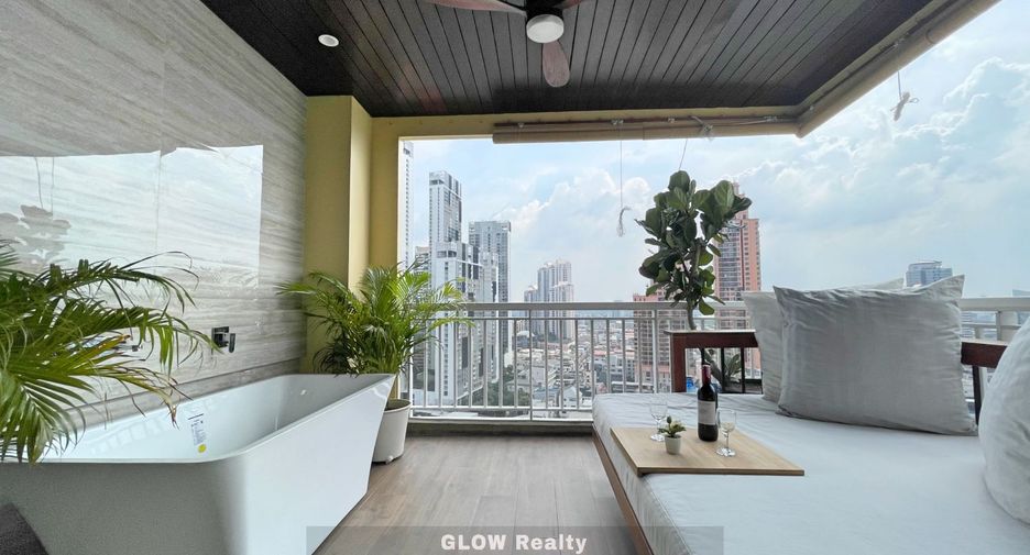For rent そして for sale 4 Beds condo in Khlong Toei, Bangkok