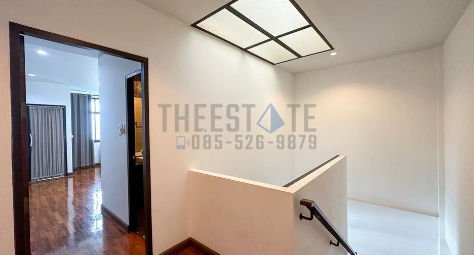 For rent 2 bedrooms townhouse in San Sai, Chiang Mai