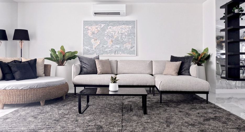For rent 3 bedrooms condo in Watthana, Bangkok