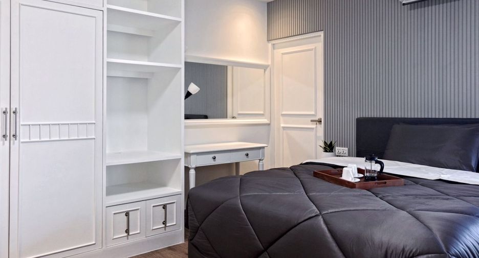 For rent 3 bedrooms condo in Watthana, Bangkok