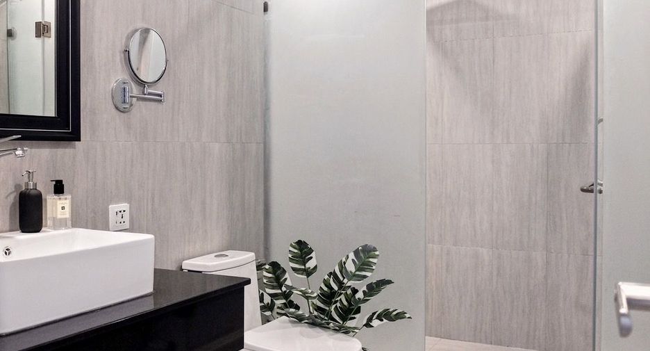For rent 3 bedrooms condo in Watthana, Bangkok