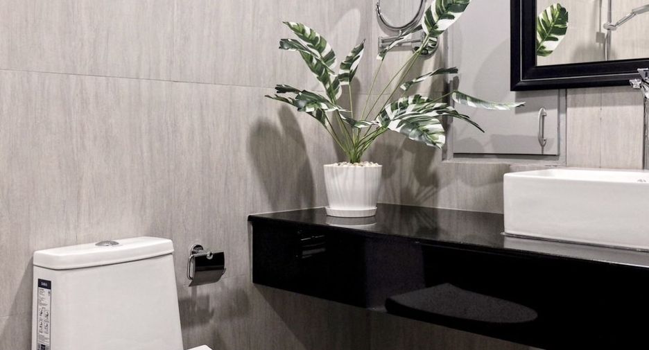 For rent 3 bedrooms condo in Watthana, Bangkok