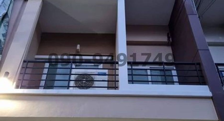For rent 4 Beds townhouse in Bang Bua Thong, Nonthaburi
