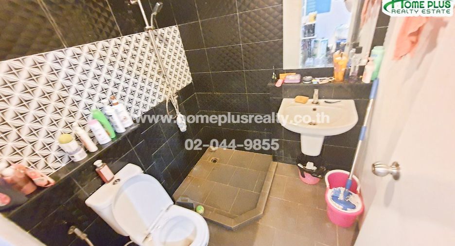 Reihenhaus zum Kauf mit 3 Zimmer in Bang Khun Thian, Bangkok