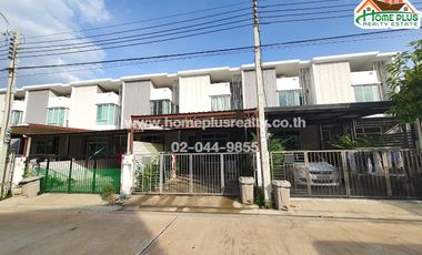 À vendre 3 chambres maison de ville à Bang Khun Thian, Bangkok