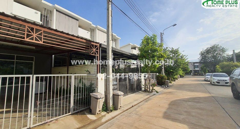 Reihenhaus zum Kauf mit 3 Zimmer in Bang Khun Thian, Bangkok