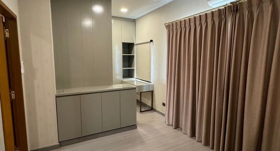 For sale 2 bedrooms townhouse in Lat Krabang, Bangkok