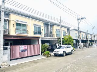 For sale 2 bedrooms townhouse in Lat Krabang, Bangkok
