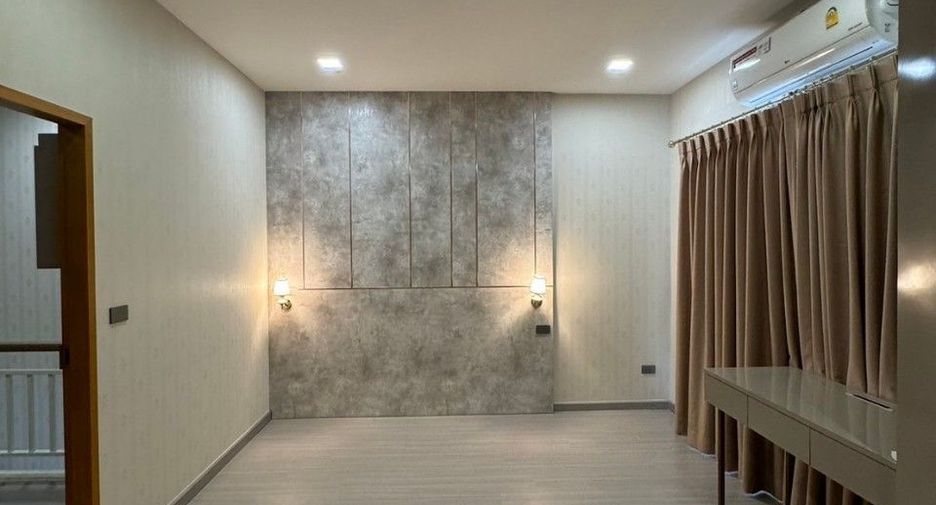 For sale 2 bedrooms townhouse in Lat Krabang, Bangkok