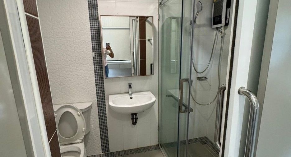 For sale 2 bedrooms townhouse in Lat Krabang, Bangkok