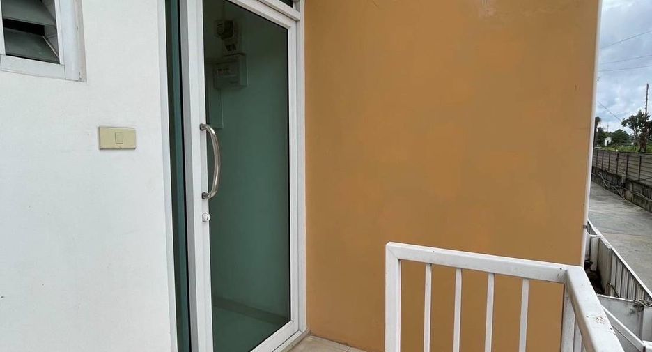 For sale 4 bed townhouse in Hang Dong, Chiang Mai