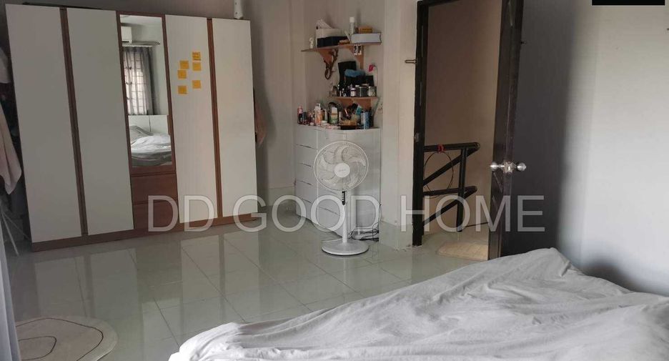 For sale 3 bed condo in Sam Phran, Nakhon Pathom