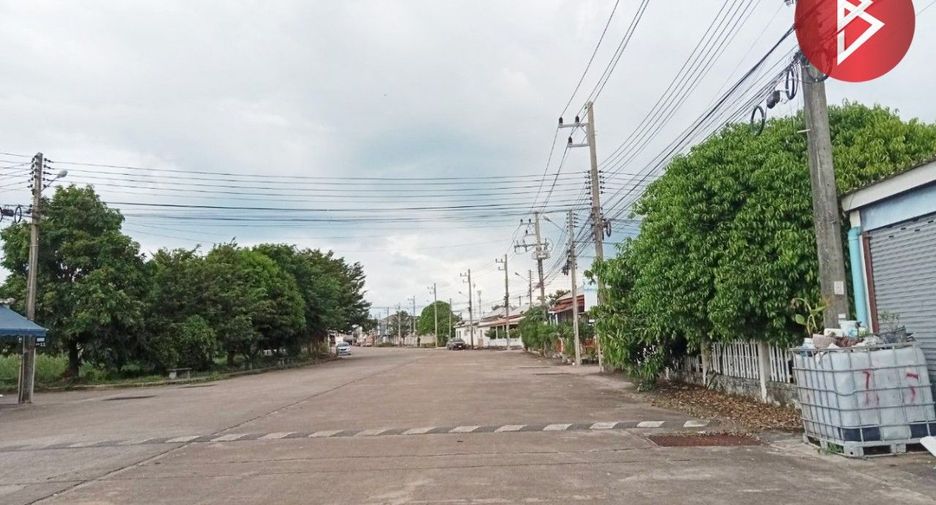 For sale 2 bed townhouse in Si Maha Phot, Prachin Buri