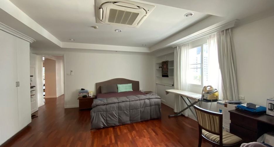 For rent 3 bedrooms apartment in Watthana, Bangkok