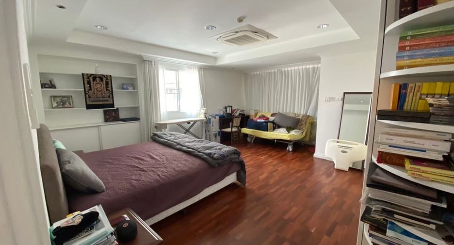 For rent 3 bedrooms apartment in Watthana, Bangkok