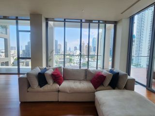 À louer 3 chambres condo à Sathon, Bangkok
