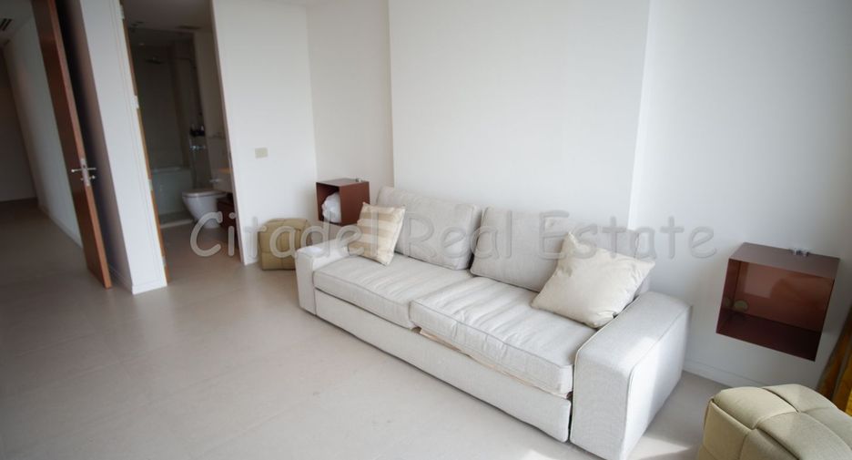 For rent 2 bedrooms condo in Sathon, Bangkok