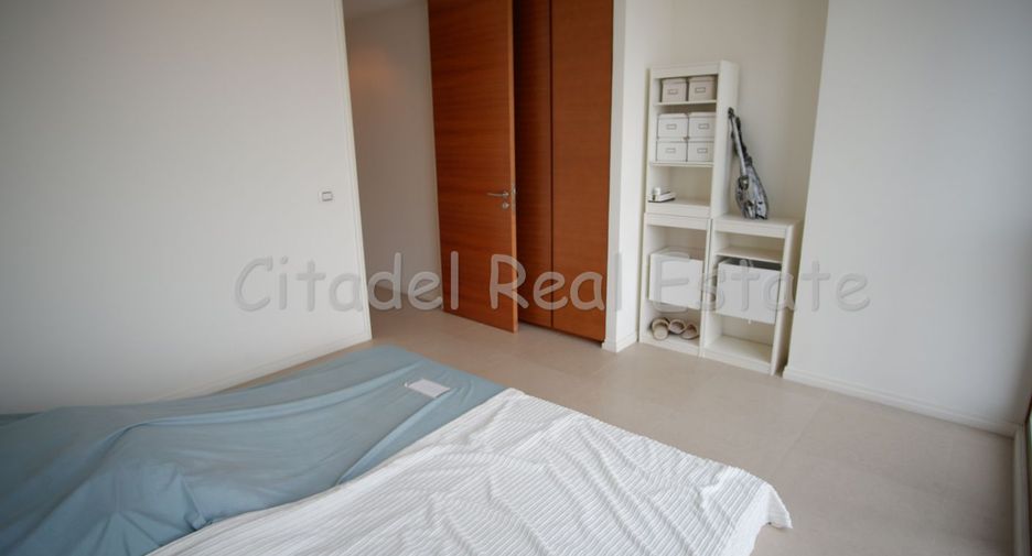 For rent 2 bedrooms condo in Sathon, Bangkok