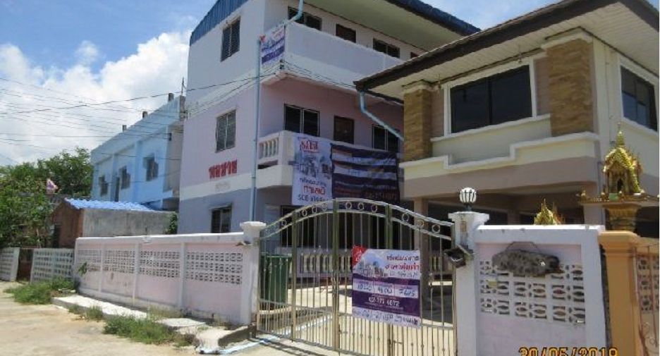 For sale 20 bed house in Mueang Uthai Thani, Uthai Thani