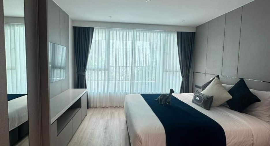For rent 4 bedrooms condo in Watthana, Bangkok