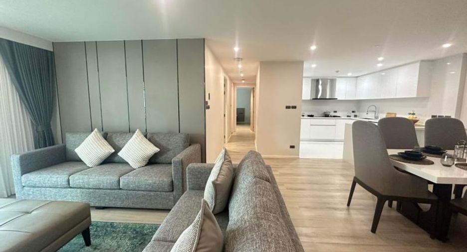 For rent 4 bedrooms condo in Watthana, Bangkok