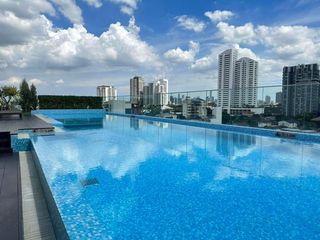 For rent 4 bed condo in Watthana, Bangkok