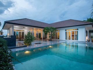 For rent 4 bedrooms villa in Mueang Phuket, Phuket