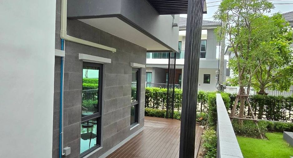 Casa en alquiler y en venta de 4 habitaciones en Bang Phli, Samut Prakan