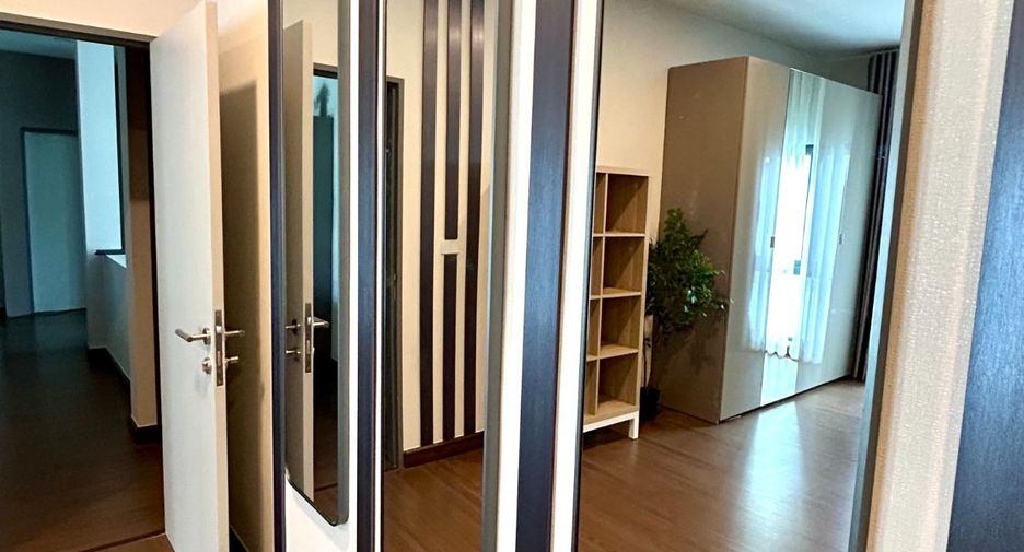 Casa en alquiler y en venta de 4 habitaciones en Bang Phli, Samut Prakan