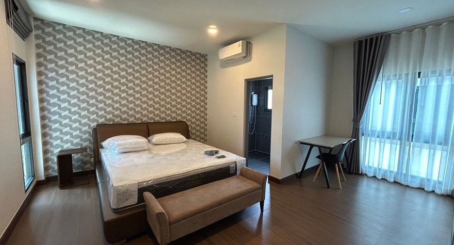Casa en alquiler y en venta de 4 habitaciones en Bang Phli, Samut Prakan