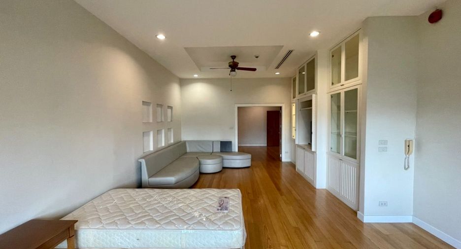 À louer 4 chambres appartement à Watthana, Bangkok