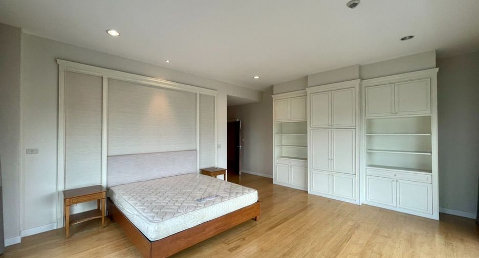 À louer 4 chambres appartement à Watthana, Bangkok