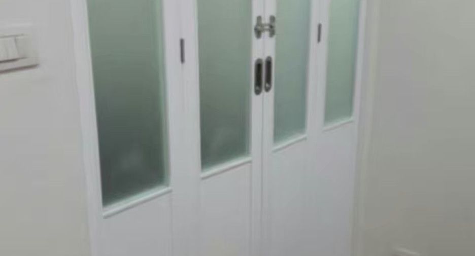 For sale 2 bedrooms condo in Khlong Toei, Bangkok
