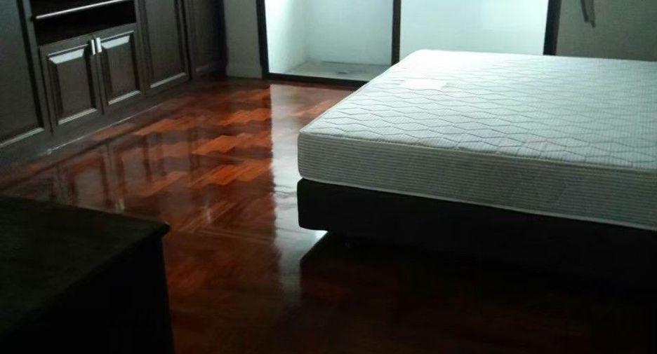 For sale 2 bedrooms condo in Khlong Toei, Bangkok