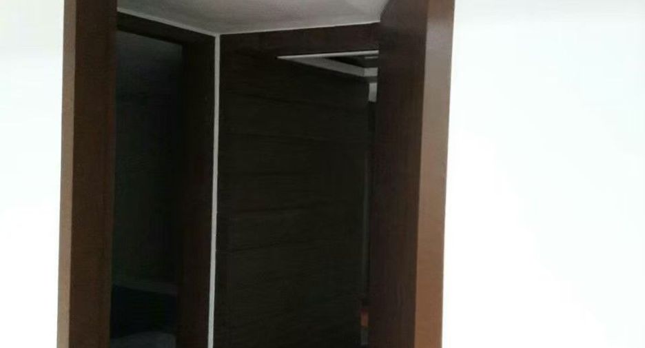 For sale 2 bedrooms condo in Khlong Toei, Bangkok