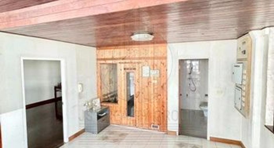 For sale 6 bedrooms retail Space in Khlong San, Bangkok