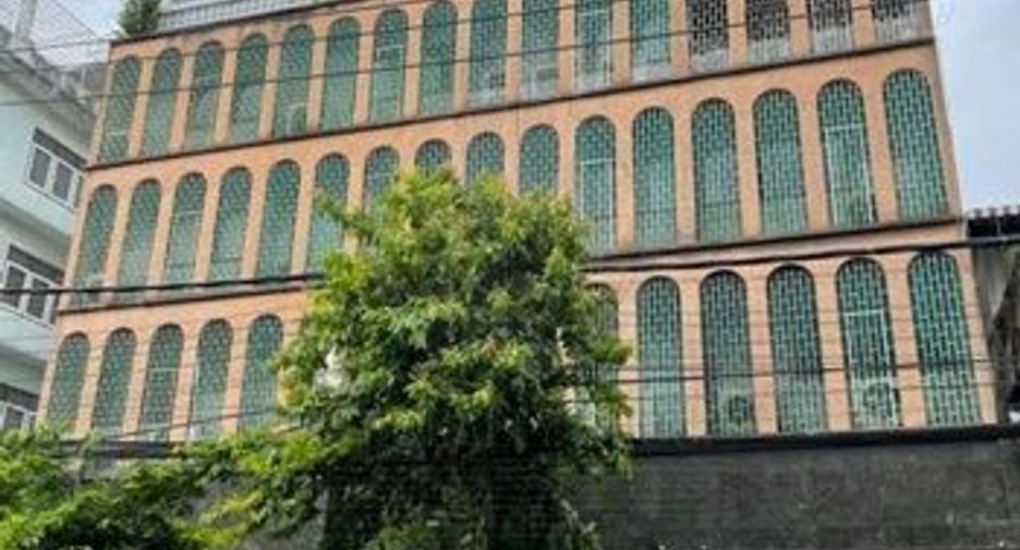 For sale 6 bedrooms retail Space in Khlong San, Bangkok