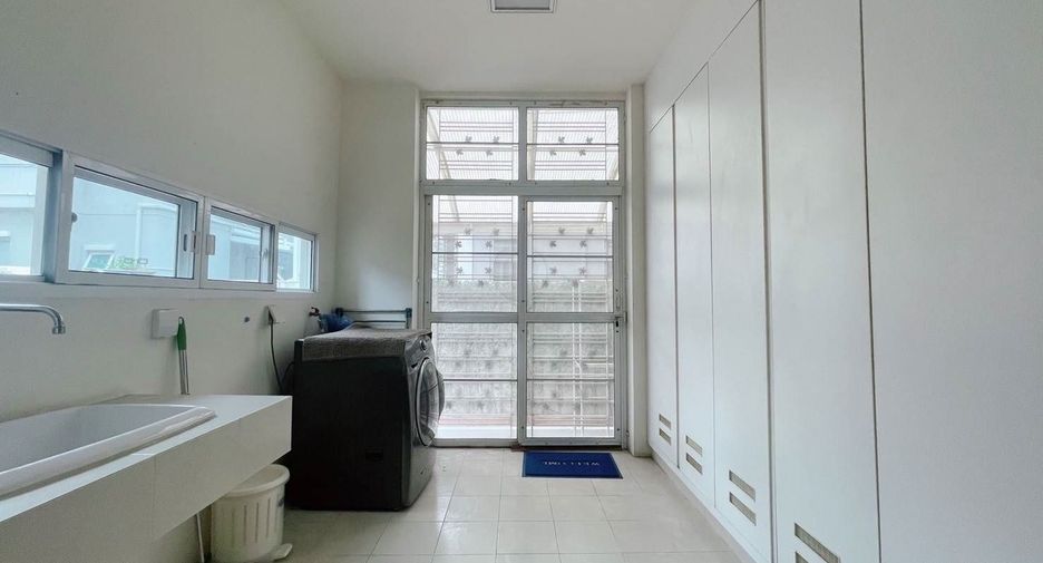 For sale 4 bedrooms house in Bang Phli, Samut Prakan